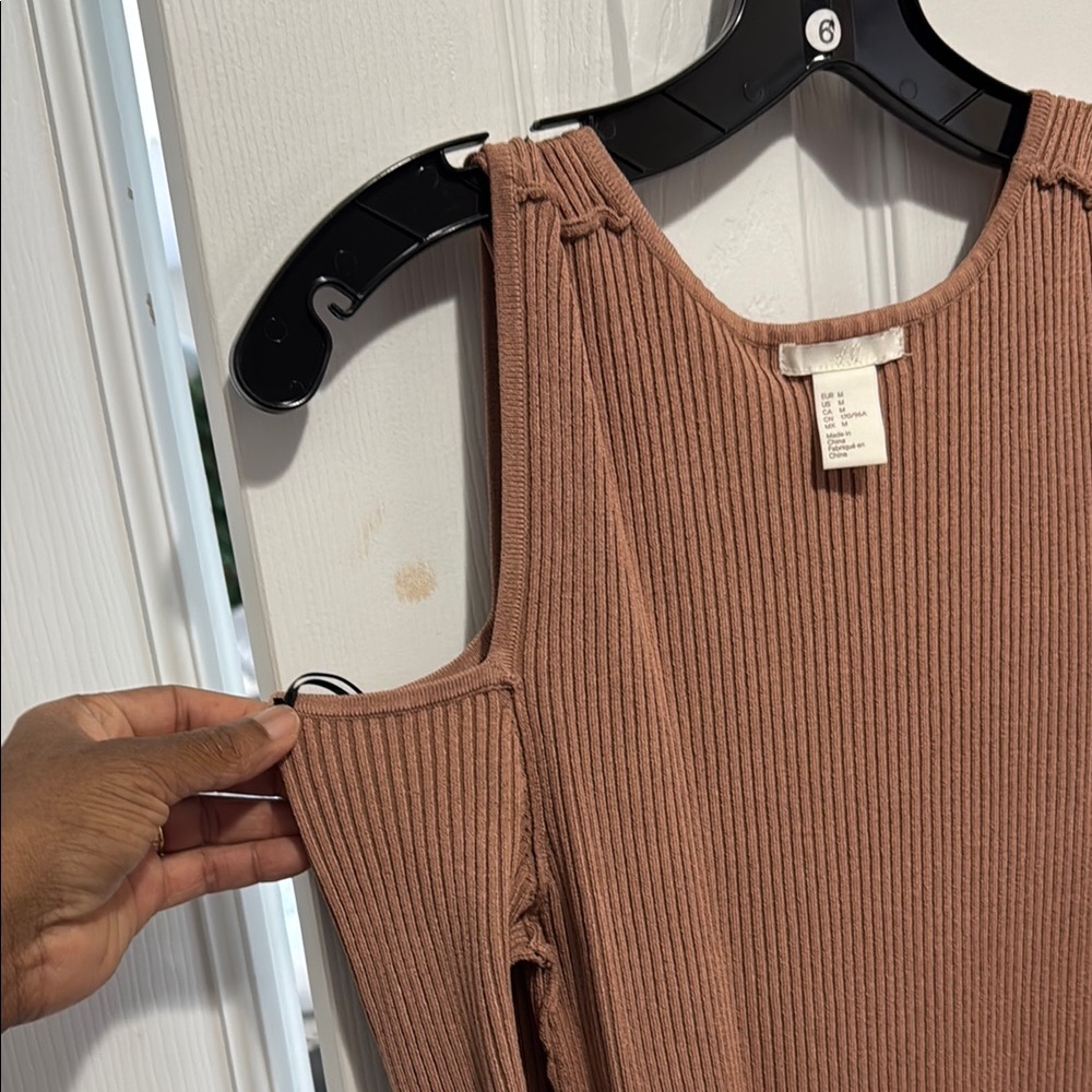H&M Tan cold Shoulder Bodycon Dress - Picture 4 of 6